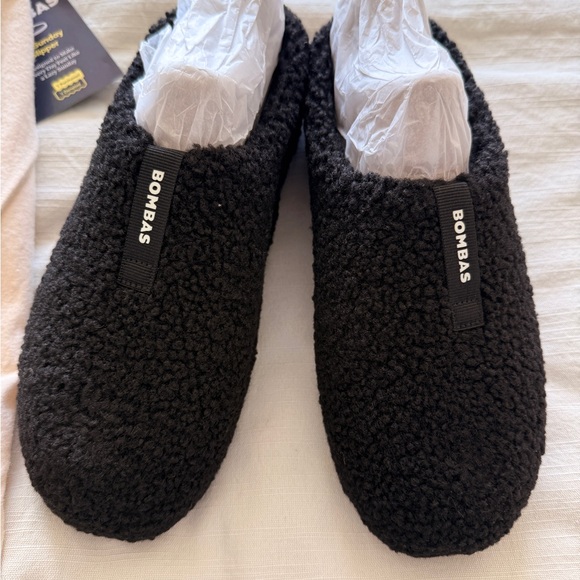 Bombas Shoes - NWT Women’s Bombas Sunday Slippers Black